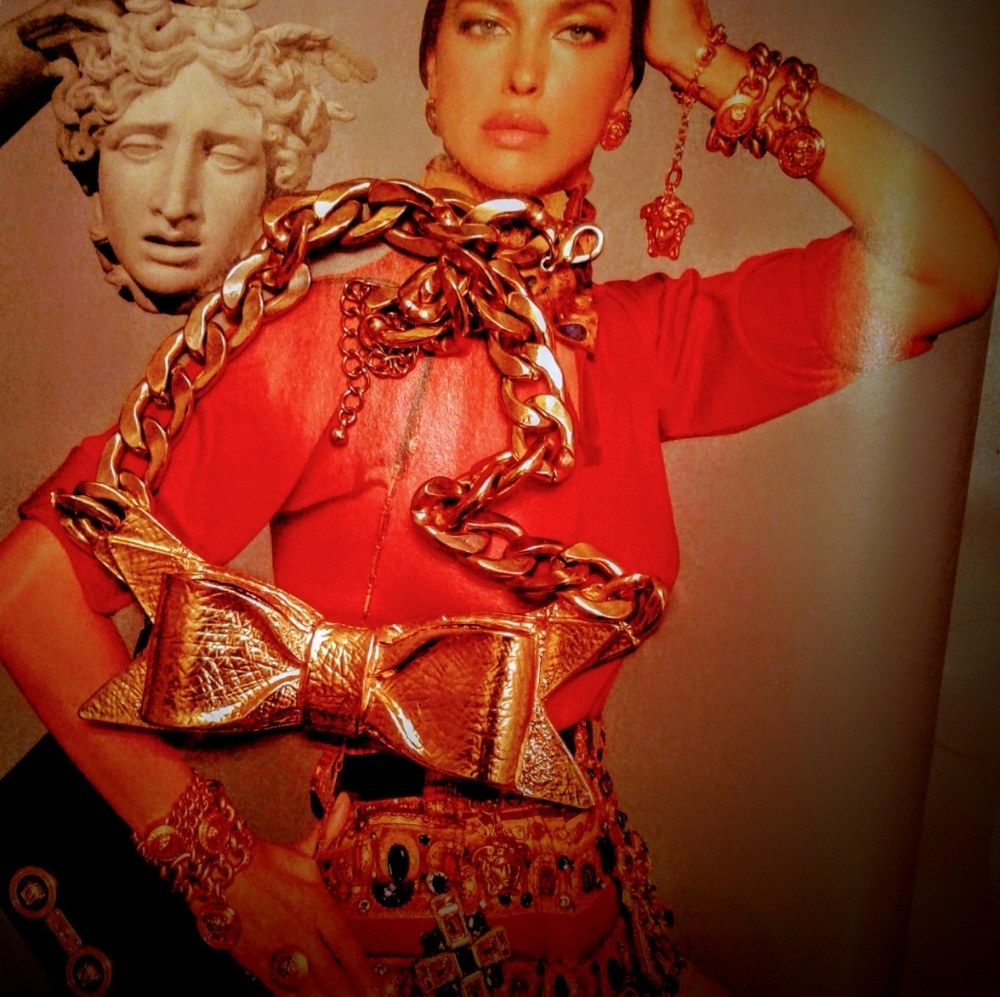 Gold Bow Chain Necklace - Picture 2 of 7